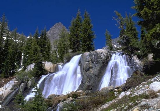 f-Ritter_Range_waterfall_Sierra_Nevada_CA_073
