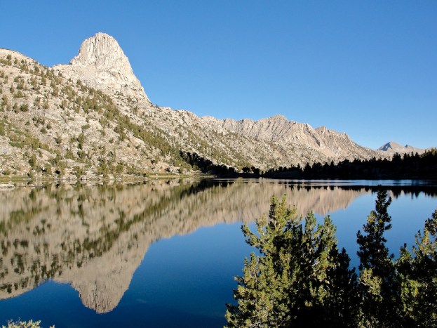 Fin-Dome-from-Middle-Rae-Lake