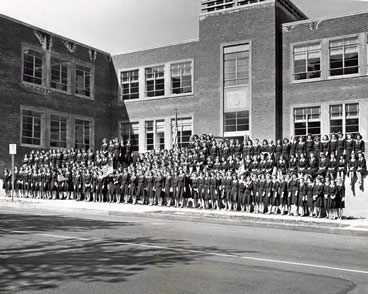 StMarysAcademy1stdayinnewbuilding1940